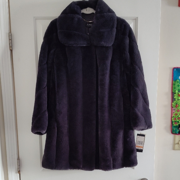 Jones New York Jackets & Blazers - Jones New York Women's Dark Grey Teddy Jacket